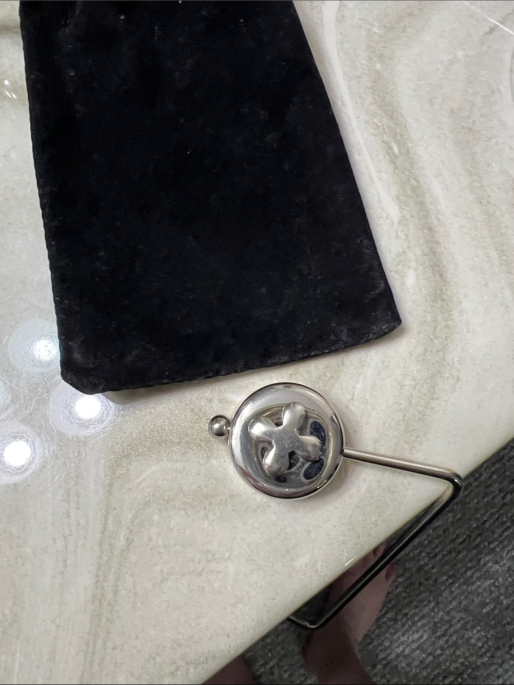 Silver Metal Bag Hanger with Clover Accent and Velvet Storage Bag